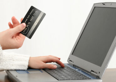 Black Friday 2025: PKO BP ostrzega przed falą fałszywych sklepów w sieci