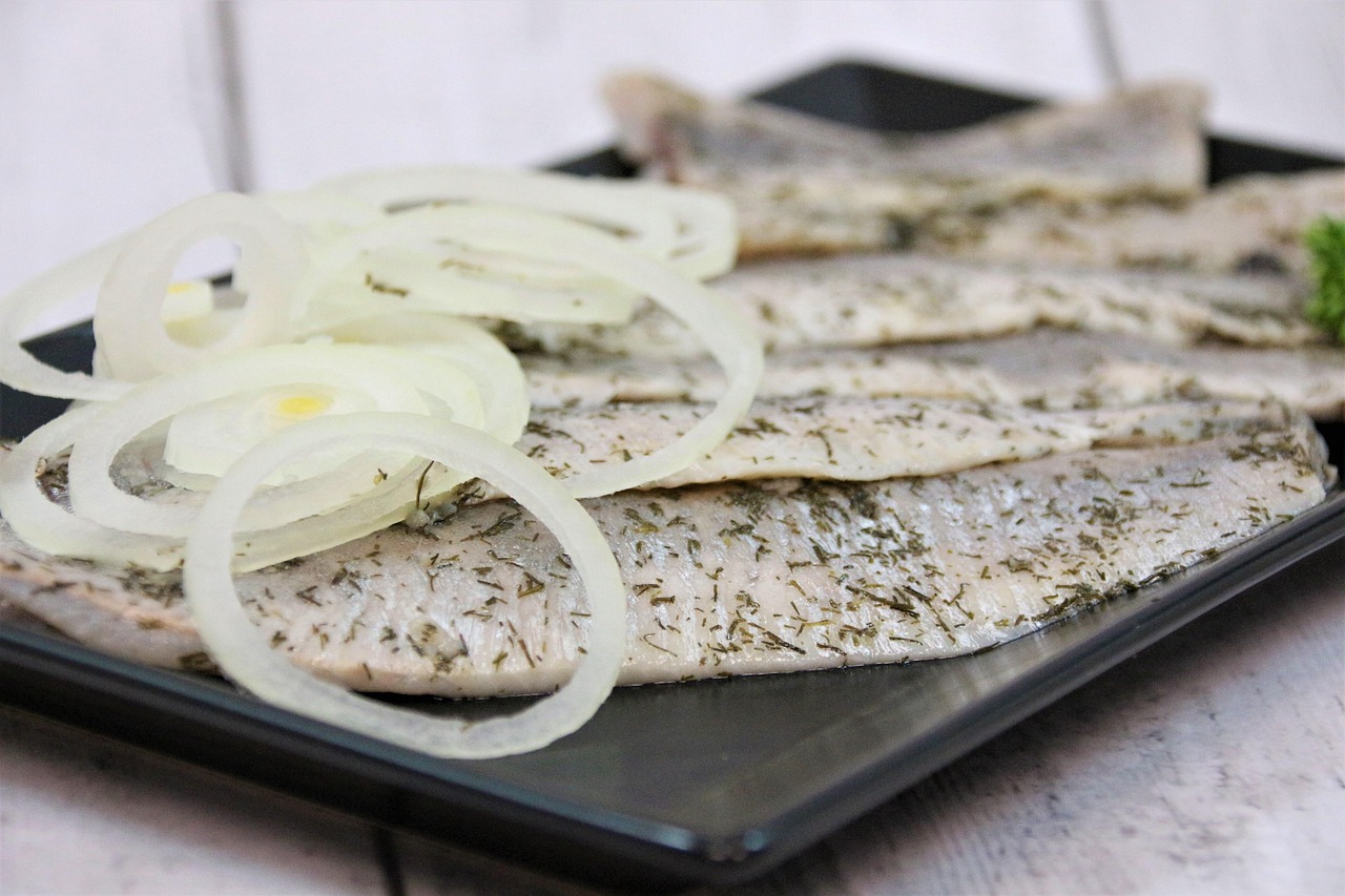 Śledź jest najchętniej wybieraną rybą przez Polaków
