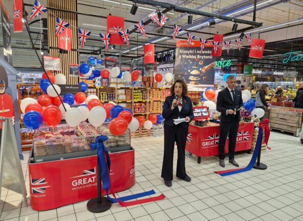 It’s five o’clock – Carrefour Polska wspólnie z Ambasadą Wielkiej Brytanii promuje produkty kuchni brytyjskiej