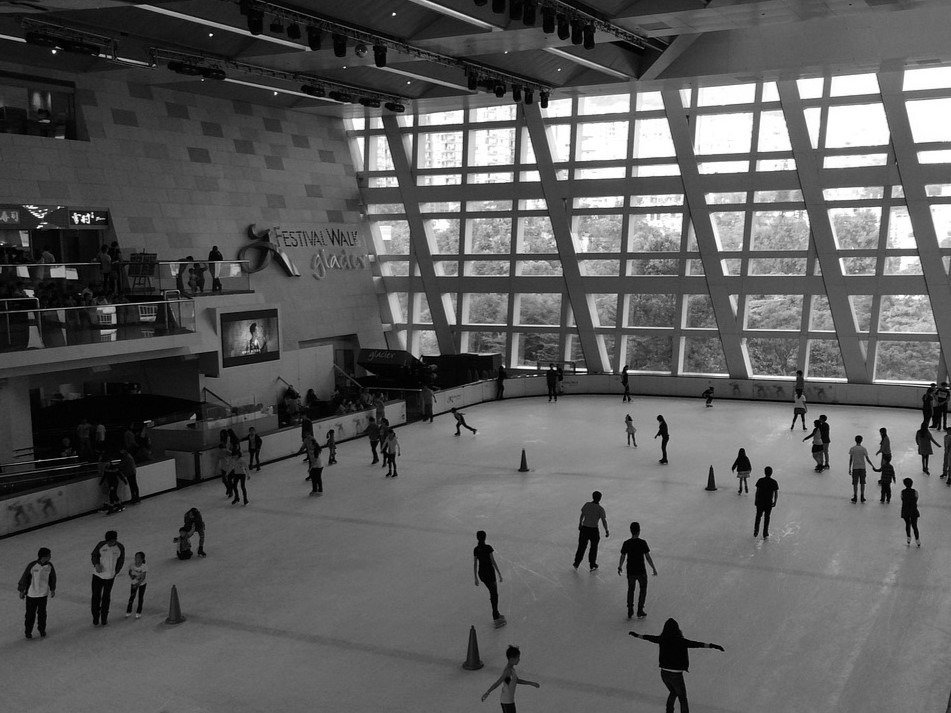 Sportowy weekend z Poradnikiem Handlowca: Czas na łyżwy i lodowiska