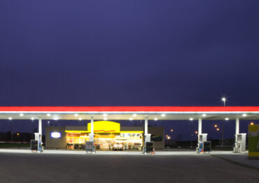 Paliwa tanieją. Prognozy wskazują na spadki cen do końca roku