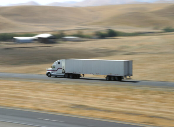 MS: Bezpieczniej na drogach: nowe przepisy wejdą w życie