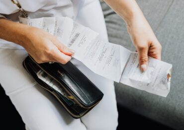 GUS: Inflacja spada kolejny miesiąc z rzędu – w listopadzie do 2,4 %