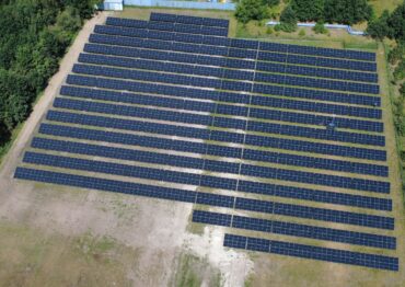 Zrównoważony rozwój w praktyce – OSM Piątnica uruchamia nowoczesną farmę fotowoltaiczną w Ostrołęce