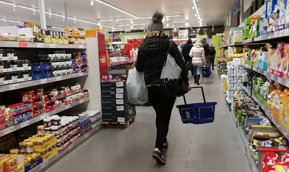 W 2025 r. najszybciej drożały używki i art. tłuszczowe.