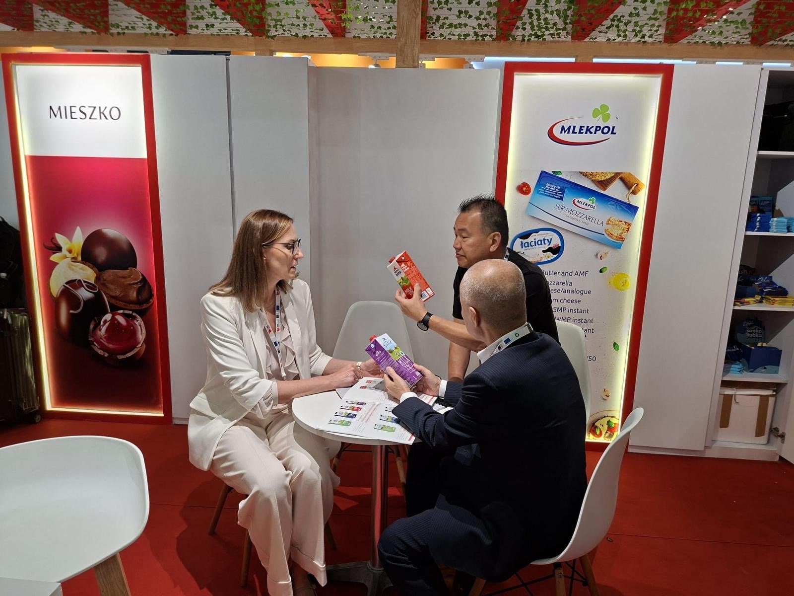 Mlekpol promował polskie produkty mleczarskie na targach w Singapurze