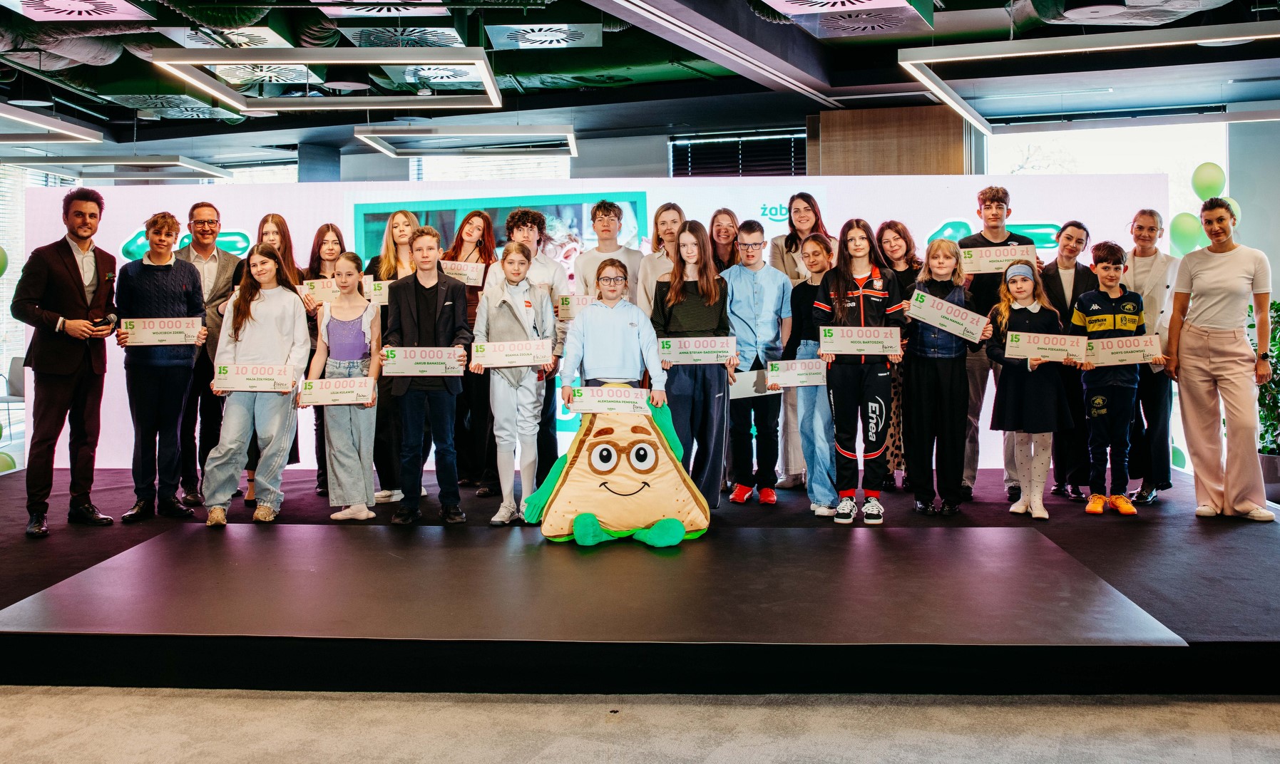 Żabka świętuje 15 lat programu stypendialnego