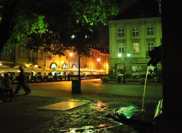 Nocna prohibicja w Warszawie pomimo danych o znacznym spadku sprzedaży alkoholu