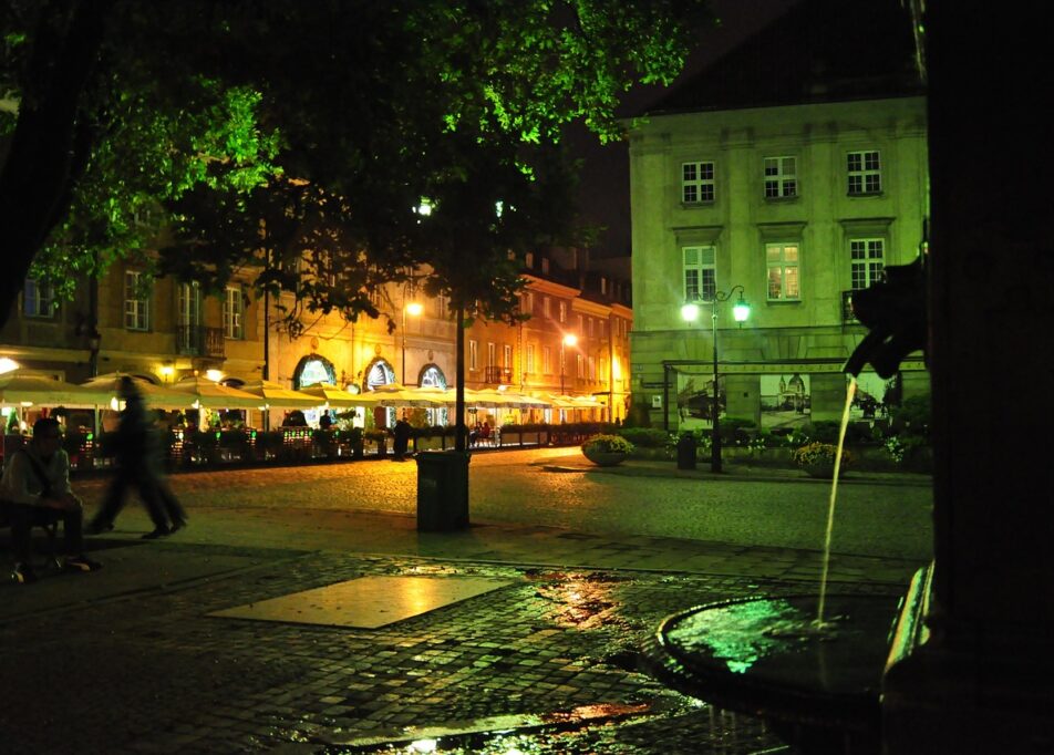 Nocna prohibicja w Warszawie pomimo danych o znacznym spadku sprzedaży alkoholu