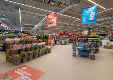 Carrefour otwiera kompaktowy hipermarket nastawiony na szybkie zakupy
