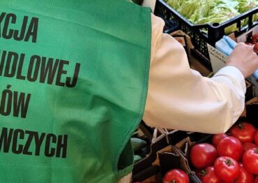 Czy warzywa i owoce w sklepach mają prawidłowo oznakowany kraj pochodzenia?