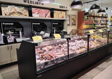 Delikatesy Premium Market Plus stawiają na nowoczesną ekspozycję