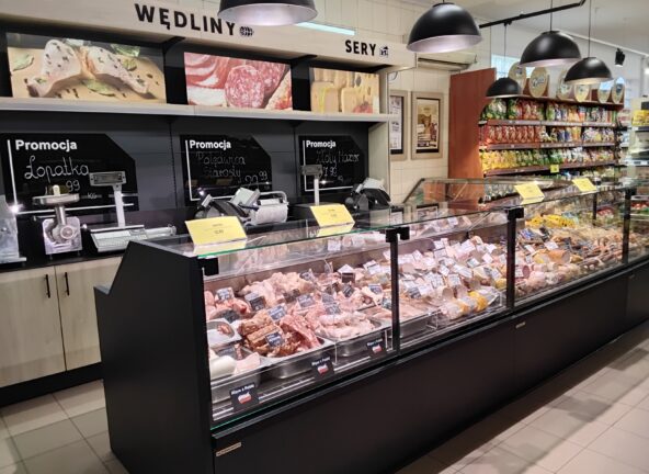 Delikatesy Premium Market Plus stawiają na nowoczesną ekspozycję